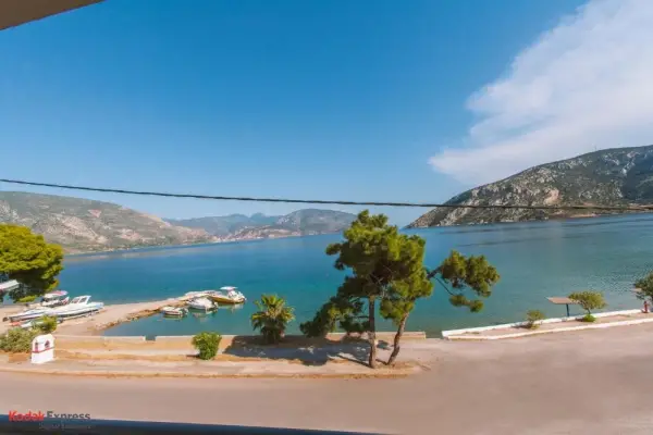 Antikyra Beach Hotel 9